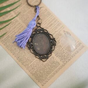 Oval Victorian-Style Keychain – Design 2