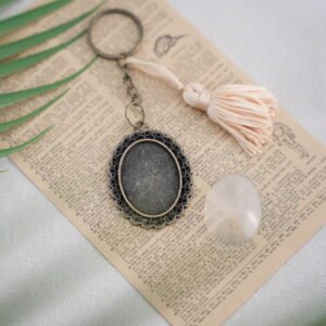 Oval Victorian-Style Keychain – Design 5