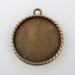 Oval Victorian-Style Keychain – Design 2